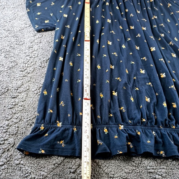 Women's Size 3X  Navy Blue Floral Smocked Hem Top Plus Short Sleeve - Picture 2 of 6